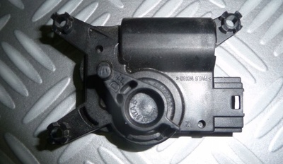 52411483R04 volkswagen touareg t5 cayenne audi q7 моторчик клапанов вентилятор обогревателя 7l0907511ab