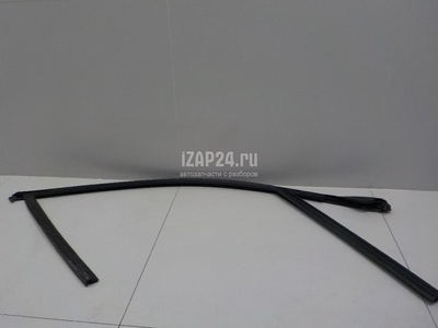 51337066613 Уплотнитель стекла двери BMW 1-serie E87/E81 (2004 - 2011)