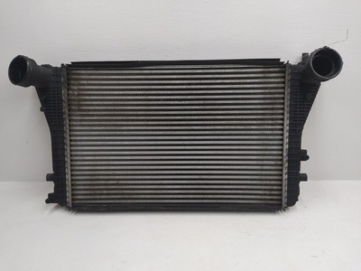1K0145803A Интеркулер Skoda Octavia 2006