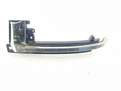 8K0949101 Повторитель поворота в зеркало Audi A4 B8 2008