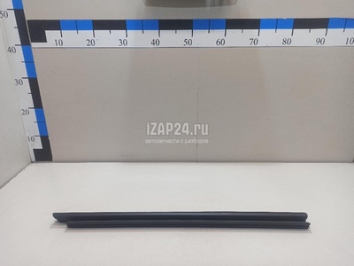 6817433101 Уплотнитель (внутри) Toyota Camry V70 2017