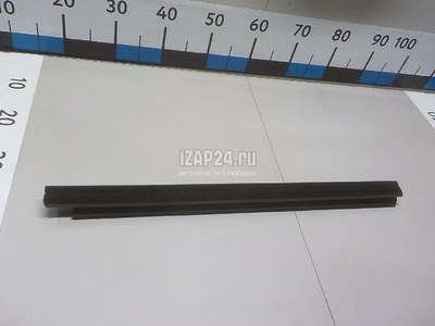 6817433101 Уплотнитель (внутри) Toyota Camry V70 2017