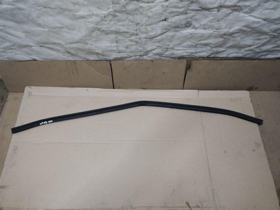 7N0823723 Уплотнитель Капота Volkswagen Sharan 2 2011