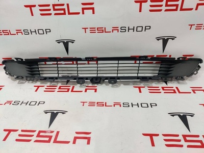 149375900A Заглушка (решетка) в бампер Tesla Model Y 2022 1493759-00-A