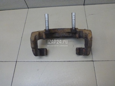 7L6615125A Скоба суппорта переднего VAG Touareg (2002 - 2010)