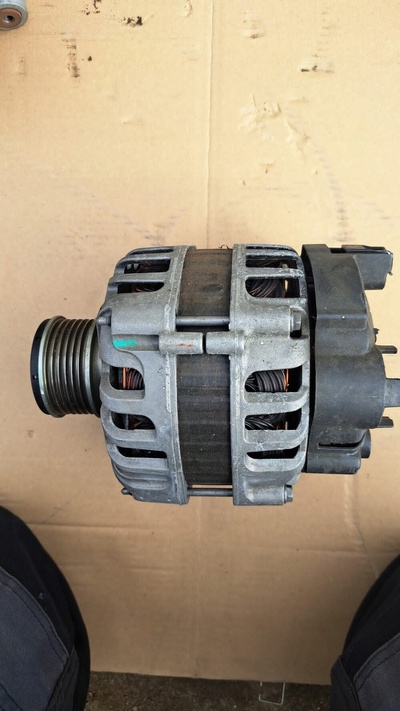 231008918R генератор renault captur i