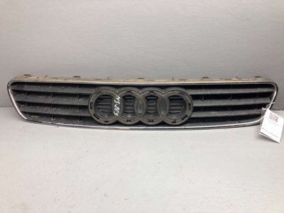 8L0807683 Решетка радиатора Audi A3 8L 1997