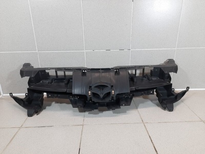 BCW8507M1F Кронштейн решетки радиатора Mazda Mazda3 BL