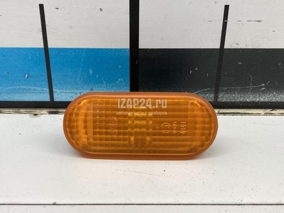 3B0949117B Повторитель на крыло желтый VAG Passat [B5] (1996 - 2000)