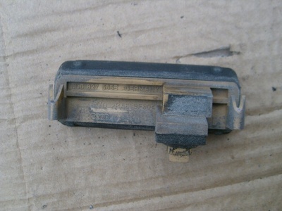 8D0827565B audi a3 8l fl 01 - 03r a4 b5 00 - 02r fl ручка крышки багажника багажника левая