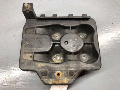 1J0804373A Полка аккумулятора Audi A3 8L 1997