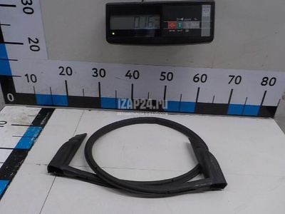 LR077479 Уплотнитель багажника Land Rover Range Rover IV 2013