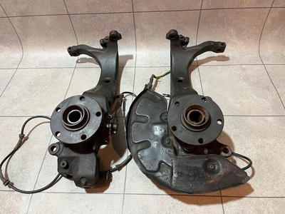 4D0407258AD audi a8 d2 99 - 02 направляющие ступица датчик оч. состояние
