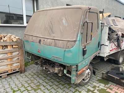 Кабина mitsubishi canter 96 - 05 отличный состояние