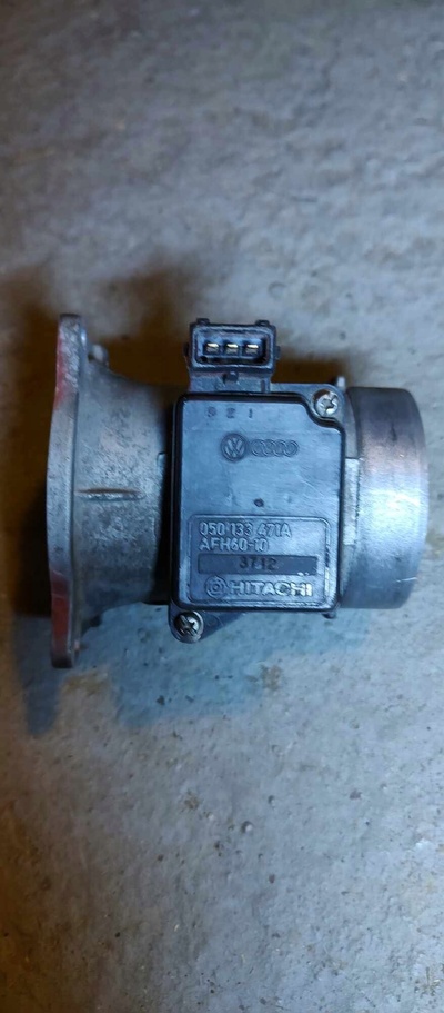 050133471A расходомер воздуха audi 80 b4 2.0 1.6 hitachi afh60 - 10