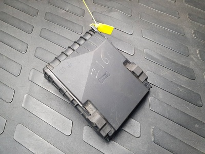 1K0937132F крышка блока предохранителей переднего Audi A3 8P/8PA 2010 ,1K0937132G