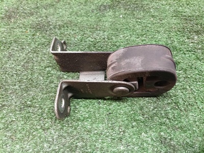 8K0253144E кронштейн глушителя Audi A4 (B8) 2007-2015 15.01.2009