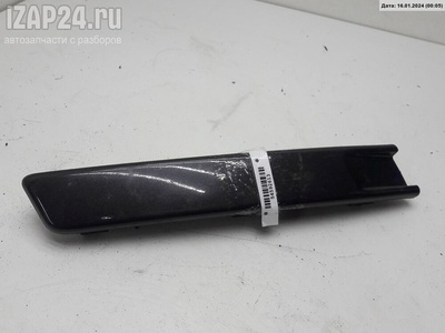 3c0807646a Решетка (заглушка) в бампер Перед. R Volkswagen Passat B6 2005
