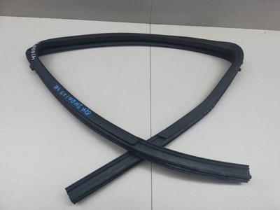 82330EY10A Уплотнитель стекла двери Nissan Nissan Qashqai+2 (JJ10) 2008-2014 , 82330EY24B