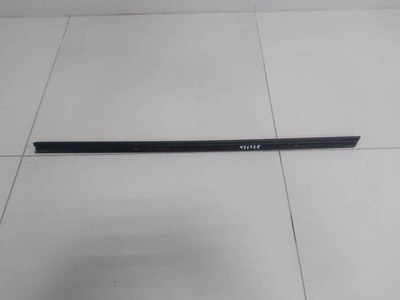 5JA837479B Уплотнитель стекла двери Skoda Skoda Rapid 2012-2020