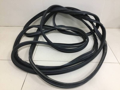 8200077500 Уплотнитель проема двери передней правой Renault Renault Megane (2) 2002-2009