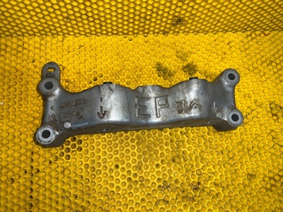 1839H0 Кронштейн двигателя правый Peugeot 308 , 9655923080