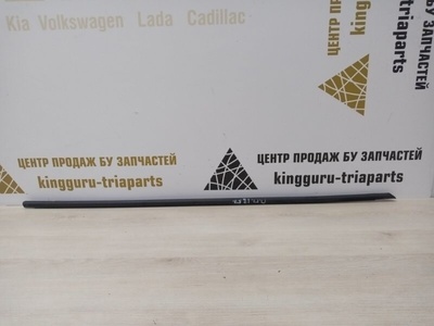 51337258296 Уплотнитель стекла двери BMW 3 F30 Рестайлинг 2017