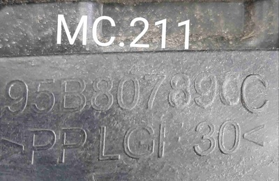 95B807890C Кронштейн Porsche Macan I рестайлинг (2018—2021) 2018