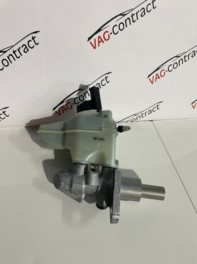 1K2611301C Главный тормозной цилиндр Volkswagen Golf MK6 2009
