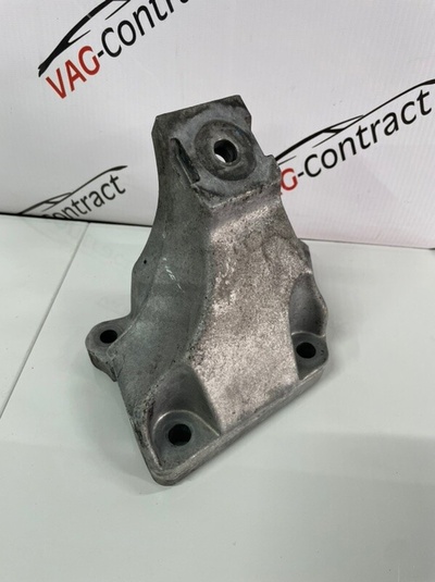 4F0199308AB Кронштейн двигателя Audi A6 C6