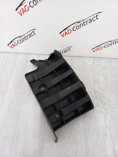 4F5807898B Направляющая бампера Audi A6 C6 2010