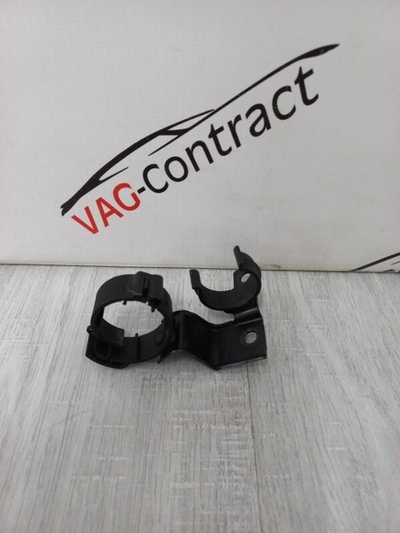 059130131C Кронштейн Volkswagen Touareg 1 рест 2008