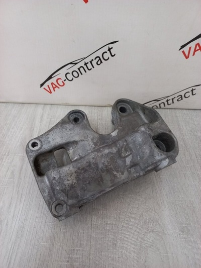 079903805AF Кронштейн генератора Audi Q7 2007
