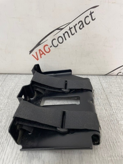 4L0012130B Крепление противооткатов Audi Q7 2007
