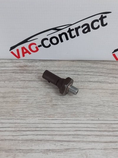 038919081D Датчик давления масла Volkswagen Jetta 5 2005
