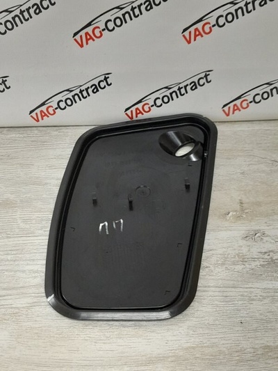 8U0837916 Заглушка двери Audi Q3 8U 2012