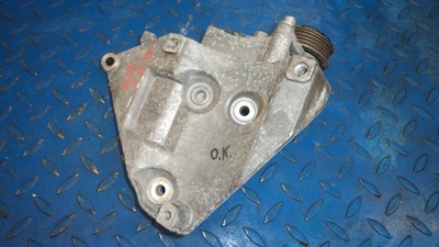 06B260885D Кронштейн двигателя Volkswagen Passat B5 1997