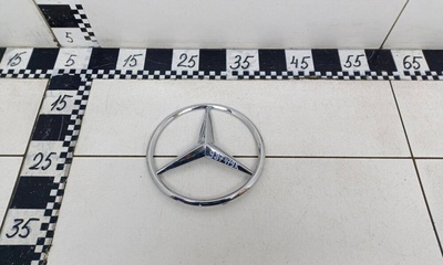 A0008171016 Эмблема решётки радиатора Mercedes-Benz C-klasse W205