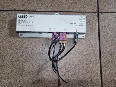 8E9035225B блок усилитель антенный audi a4 b6 универсал