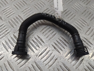 06F103221E Маслоотделитель (сапун) Skoda Octavia 2006