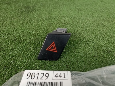 8433252020 Кнопка аварийной сигнализации Toyota Vitz KSP90 2008 84332-52020