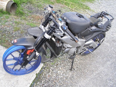 aprilia rs 125 2008r części бак пластик боковое