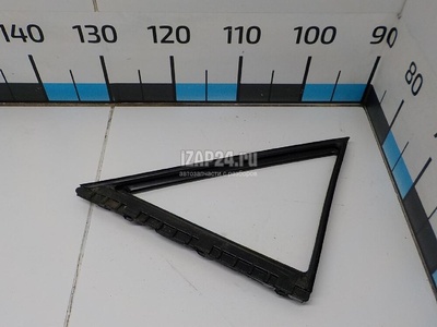 6818833020 Уплотнитель форточки правой Toyota Camry V30 (2001 - 2006)