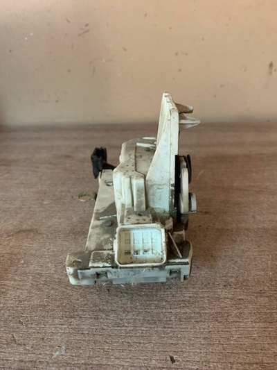 XS41A26412CG Замок задний правый Focus 1 Ford