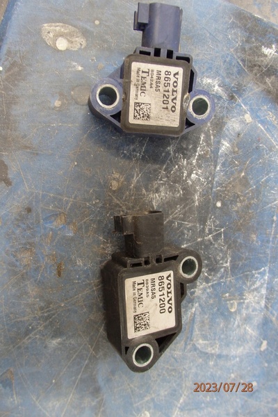 8651201 volvo s40 v40 v50 датчик удара сенсор