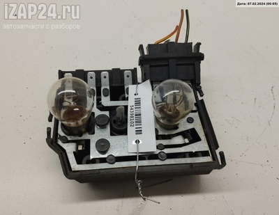 B5831BL Плата фонаря заднего правого Audi A8 D2 (1994-2002) 1996