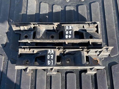 3C0807183 Кронштейн крепления бампера переднего Volkswagen Passat B6 (2005—2010) 2006