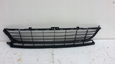 622547366R renault megane iii рестайлинг решётка бампера