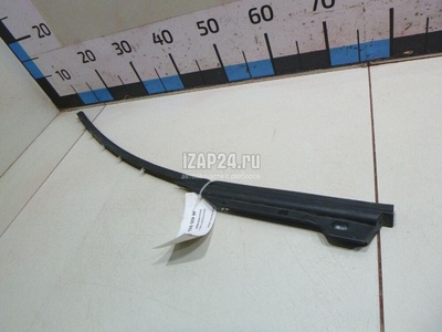 808318695R Уплотнитель двери Renault Duster II 2021