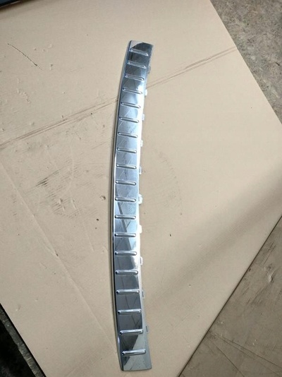 7P6807787A touareg 7p6 14 - 18 накладка хромированная бампера задняя оригинал очень хорошая i вся